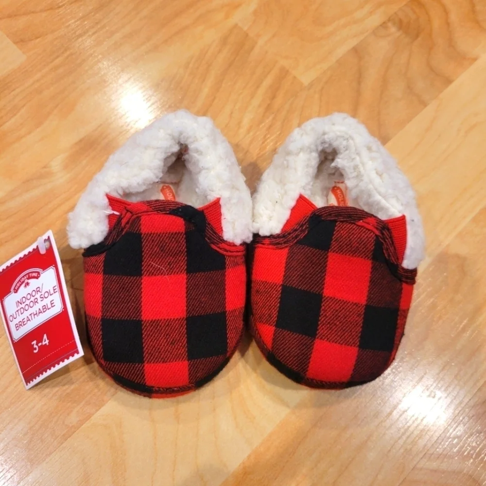 Baby Buffalo plaid winter sherpa slippers size 3 size 4 new